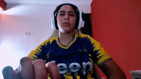 Snapshot of laurent0502 chatting on 02-12-25, 04:00 Laurent online show from 02-12-25, 04:00