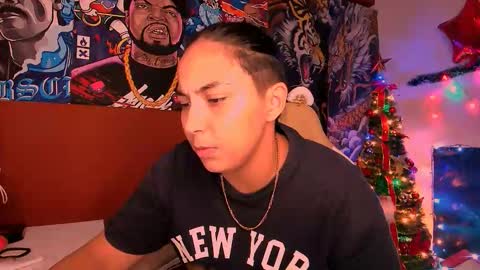 Snapshot of laurent0502 chatting on 01-12-26, 03:01 Laurent online show from 01-12-26, 03:01