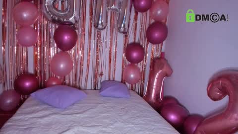 Snapshot of laurent_a chatting on 12-05-24, 04:23 Lucie online show from 12-05-24, 04:23