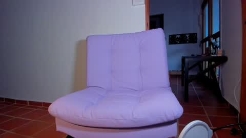 Snapshot of laurent_a chatting on 01-30-25, 10:51 Lucie online show from 01-30-25, 10:51