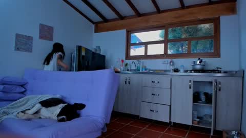 Snapshot of laurent_a chatting on 02-28-25, 01:58 Lucie online show from 02-28-25, 01:58