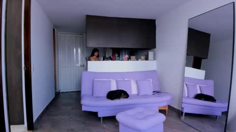 Snapshot of laurent_a chatting on 09-10-25, 07:47 Lucie online show from 09-10-25, 07:47