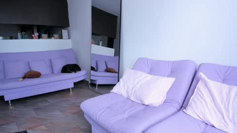 Snapshot of laurent_a chatting on 09-22-25, 07:16 Lucie online show from 09-22-25, 07:16