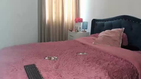 daniela angel     online show from 09-11-25, 01:55