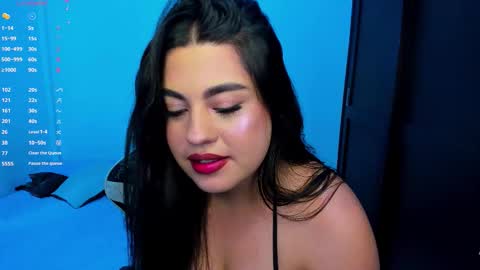 Snapshot of laurenth_foxy chatting on 03-25-26, 04:35 lau online show from 03-25-26, 04:35