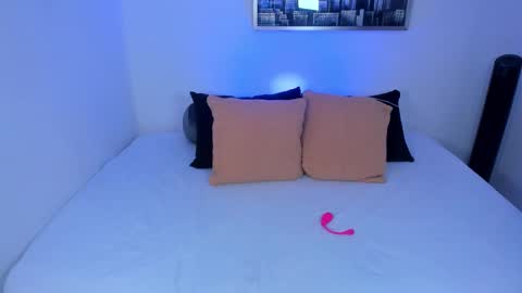 Lauren  online show from 11-13-25, 10:52