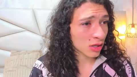 Laurent online show from 11-26-25, 11:11