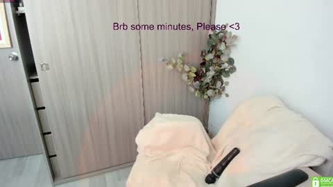 Snapshot of lauryn_chills chatting on 07-06-26, 05:26 Lauryn online show from 07-06-26, 05:26