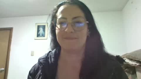 Snapshot of lauryn_jones chatting on 04-28-26, 03:22 Laury online show from 04-28-26, 03:22