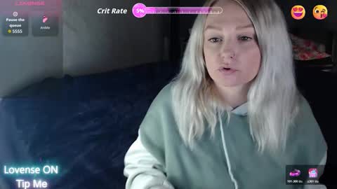 Snapshot of laurynrox chatting on 11-18-25, 10:03 Lauryn Roxx online show from 11-18-25, 10:03