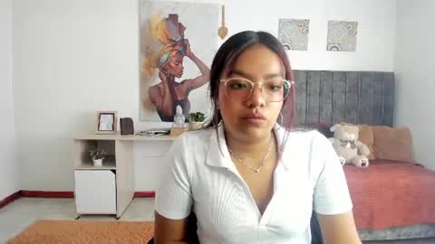 Snapshot of lauu7 chatting on 06-18-26, 01:48 lauu7 online show from 06-18-26, 01:48
