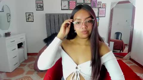 Snapshot of lauu7 chatting on 07-15-26, 03:50 lauu7 online show from 07-15-26, 03:50