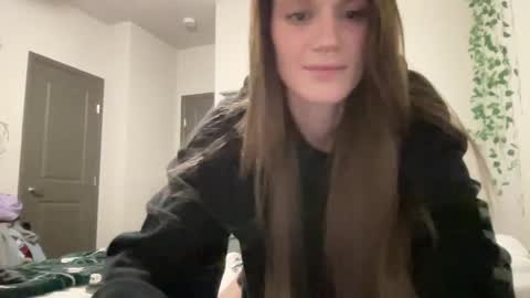 Snapshot of lavender_lulu chatting on 12-11-24, 06:36 Little Lulu online show from 12-11-24, 06:36