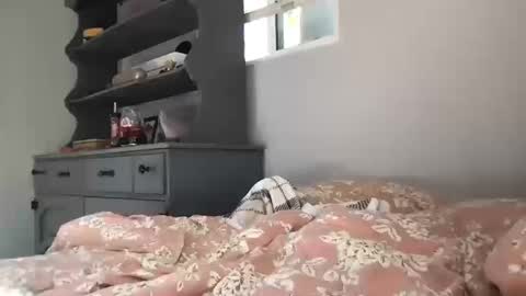 Snapshot of lavender_lulu chatting on 10-20-25, 05:57 Little Lulu online show from 10-20-25, 05:57