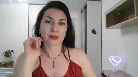 Snapshot of lavender_victoria chatting on 01-05-25, 05:41 Diana online show from 01-05-25, 05:41