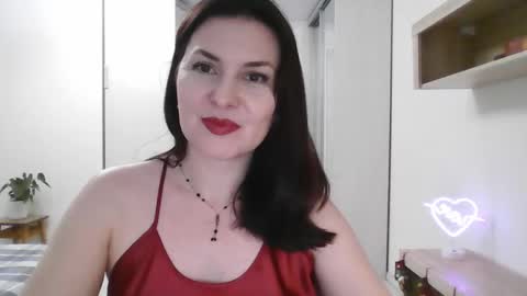 Snapshot of lavender_victoria chatting on 01-14-25, 08:37 Diana online show from 01-14-25, 08:37