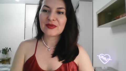 Snapshot of lavender_victoria chatting on 01-24-25, 11:23 Diana online show from 01-24-25, 11:23