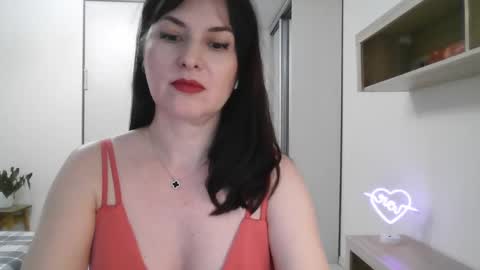 Snapshot of lavender_victoria chatting on 02-11-25, 07:38 Diana online show from 02-11-25, 07:38