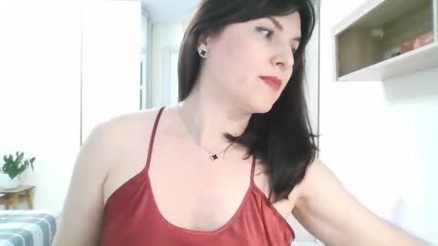 Snapshot of lavender_victoria chatting on 02-11-25, 10:39 Diana online show from 02-11-25, 10:39