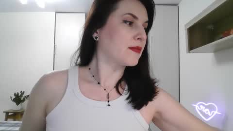 Snapshot of lavender_victoria chatting on 02-17-25, 06:37 Diana online show from 02-17-25, 06:37