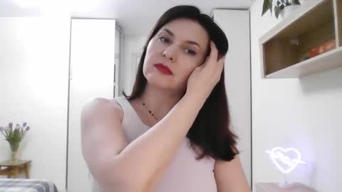 Snapshot of lavender_victoria chatting on 03-09-25, 06:00 Diana online show from 03-09-25, 06:00