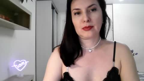 Snapshot of lavender_victoria chatting on 03-10-25, 10:24 Diana online show from 03-10-25, 10:24