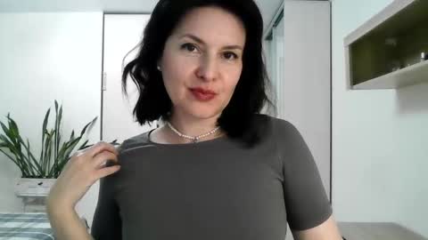 Snapshot of lavender_victoria chatting on 09-14-25, 06:07 Diana online show from 09-14-25, 06:07