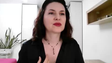 Snapshot of lavender_victoria chatting on 10-15-25, 04:18 Diana online show from 10-15-25, 04:18