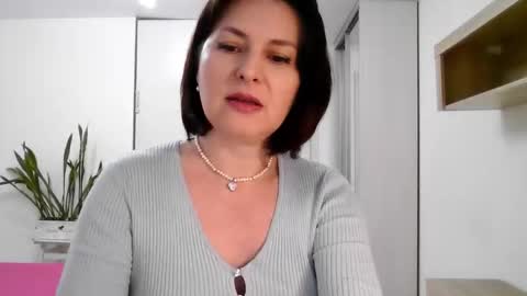 Snapshot of lavender_victoria chatting on 11-06-25, 06:09 Diana online show from 11-06-25, 06:09