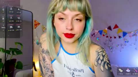 Snapshot of lavenly chatting on 10-15-25, 01:00 Melissa online show from 10-15-25, 01:00