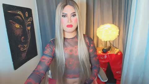 Snapshot of lavictoria_ladyboy chatting on 10-06-25, 02:58 Victoria online show from 10-06-25, 02:58