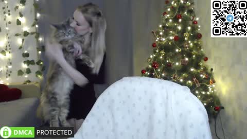 Mia online show from 12-14-24, 09:18