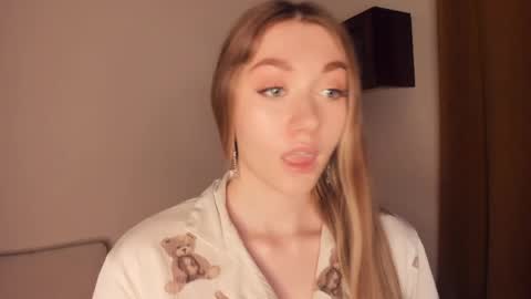 Snapshot of laviniahoutz chatting on 05-24-26, 09:53 Jane online show from 05-24-26, 09:53