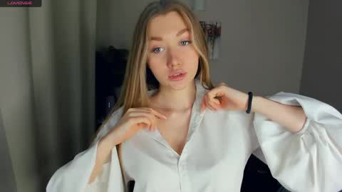 Snapshot of laviniahoutz chatting on 06-09-26, 11:27 Jane online show from 06-09-26, 11:27