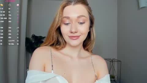 Snapshot of laviniahoutz chatting on 07-07-26, 10:47 Jane online show from 07-07-26, 10:47