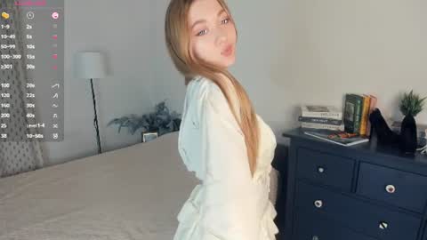 Snapshot of laviniahoutz chatting on 07-19-26, 10:35 Jane online show from 07-19-26, 10:35