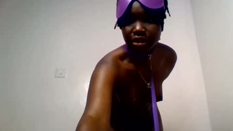 Lavish online show from 05-25-26, 11:16