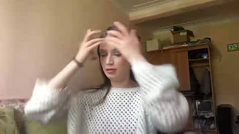 Snapshot of lavonehedrich chatting on 06-12-26, 08:02 Avrora3 online show from 06-12-26, 08:02