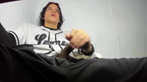 ZAmbrano online show from 10-28-25, 02:04