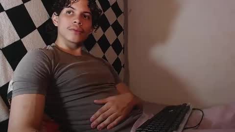 Snapshot of lax777_ chatting on 05-04-26, 11:01 ZAmbrano online show from 05-04-26, 11:01