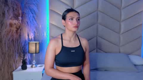 laya online show from 09-22-25, 03:52