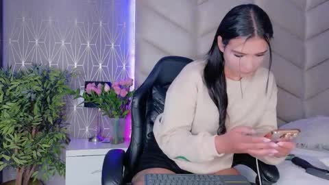 laya online show from 02-20-26, 01:46