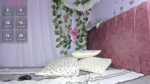 Snapshot of layla_17 chatting on 12-30-24, 10:45 layla_17 online show from 12-30-24, 10:45