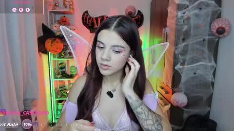 Layla online show from 10-31-25, 02:34