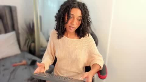 layla_clarke online show from 02-28-25, 09:47