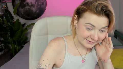 Snapshot of layla_cookies chatting on 11-18-25, 06:07 Layla online show from 11-18-25, 06:07