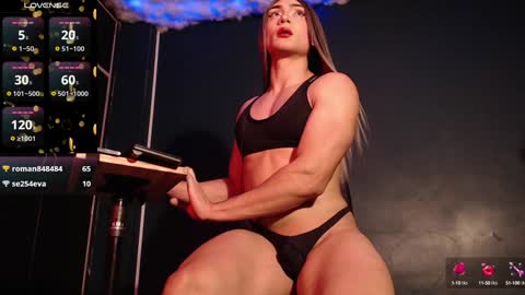 Snapshot of layla_dominac chatting on 02-08-25, 07:49 Layla   help me with your thumbs up its important  online show from 02-08-25, 07:49