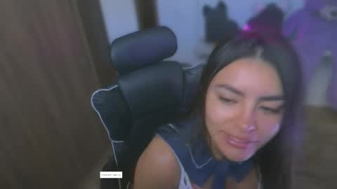 Layla online show from 05-26-26, 12:23
