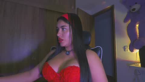 Layla online show from 07-12-26, 03:08