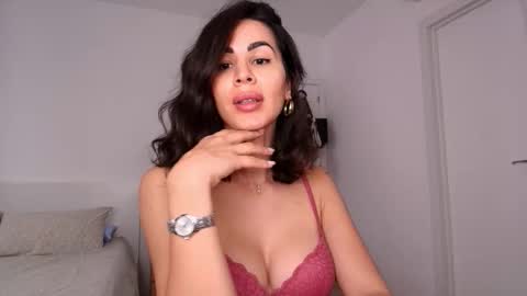 Snapshot of layladarkeyes chatting on 03-03-26, 03:40 Layla online show from 03-03-26, 03:40